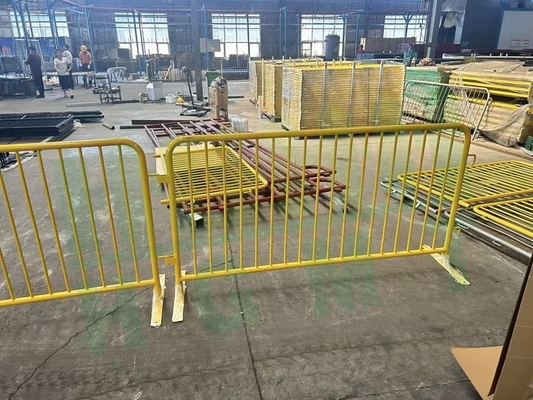 ホットセール 道路障壁 フェンディング 屋外 アルミニウム障壁 卸売 交通渋滞防止障壁