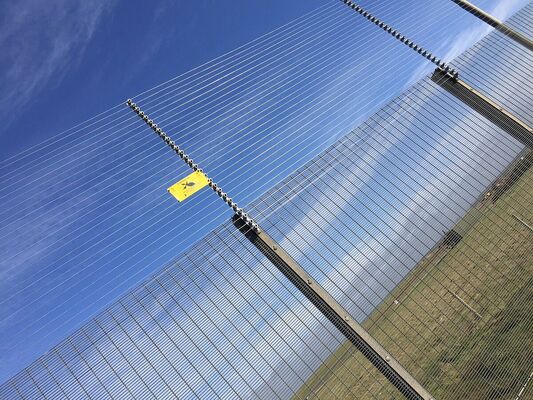 オールシーズン電動防護柵 低メンテナンス 防錆