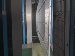 Vメッシュセキュリティフェンスの粉体塗装方法