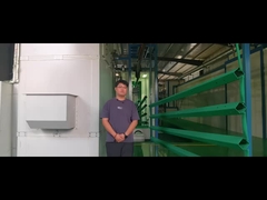 粉体塗装中の角柱